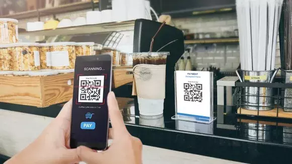 How to Scan QR Code on Phone Screen Easily & Simply